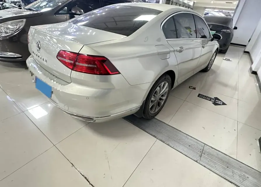 2018 Volkswagen Magotan 1.8T 180HP L4 7DCT,autocango,china used car exporter,china ev exporter,chinese used car exporter,chinese used ev exporter