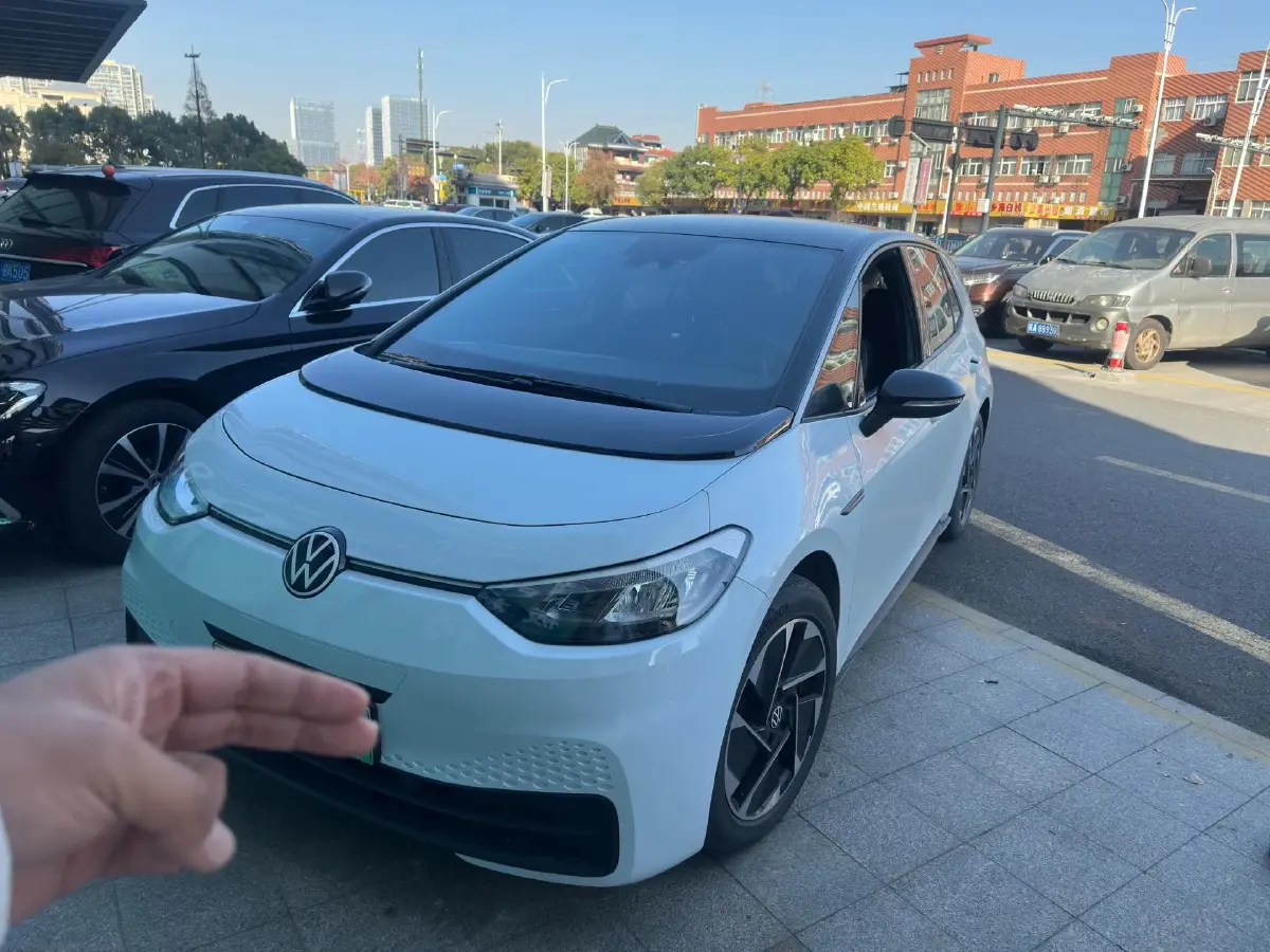 2023 Volkswagen ID.3 BEV 52.8KWH