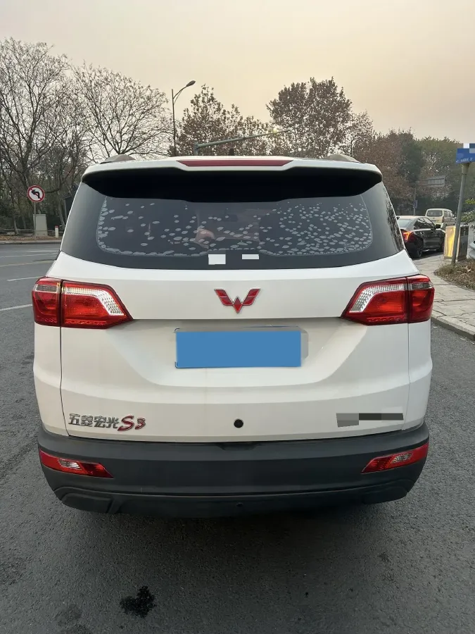 2019 Venucia M50V 1.5L 112HP L4 5MT,autocango,china used car exporter,china ev exporter,chinese used car exporter,chinese used ev exporter