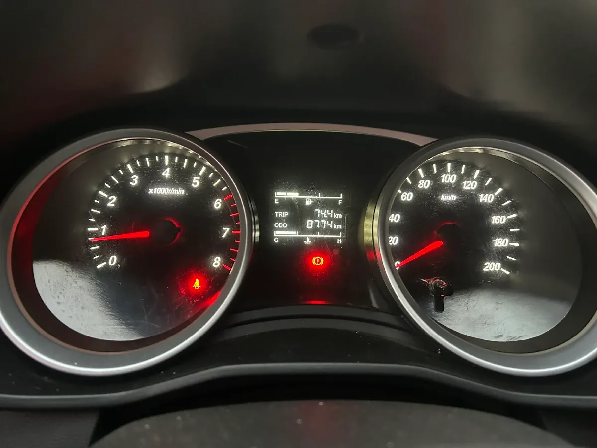 2019 Venucia M50V 1.5L 112HP L4 5MT,autocango,china used car exporter,china ev exporter,chinese used car exporter,chinese used ev exporter