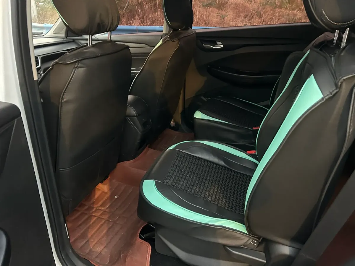 2019 Venucia M50V 1.5L 112HP L4 5MT,autocango,china used car exporter,china ev exporter,chinese used car exporter,chinese used ev exporter