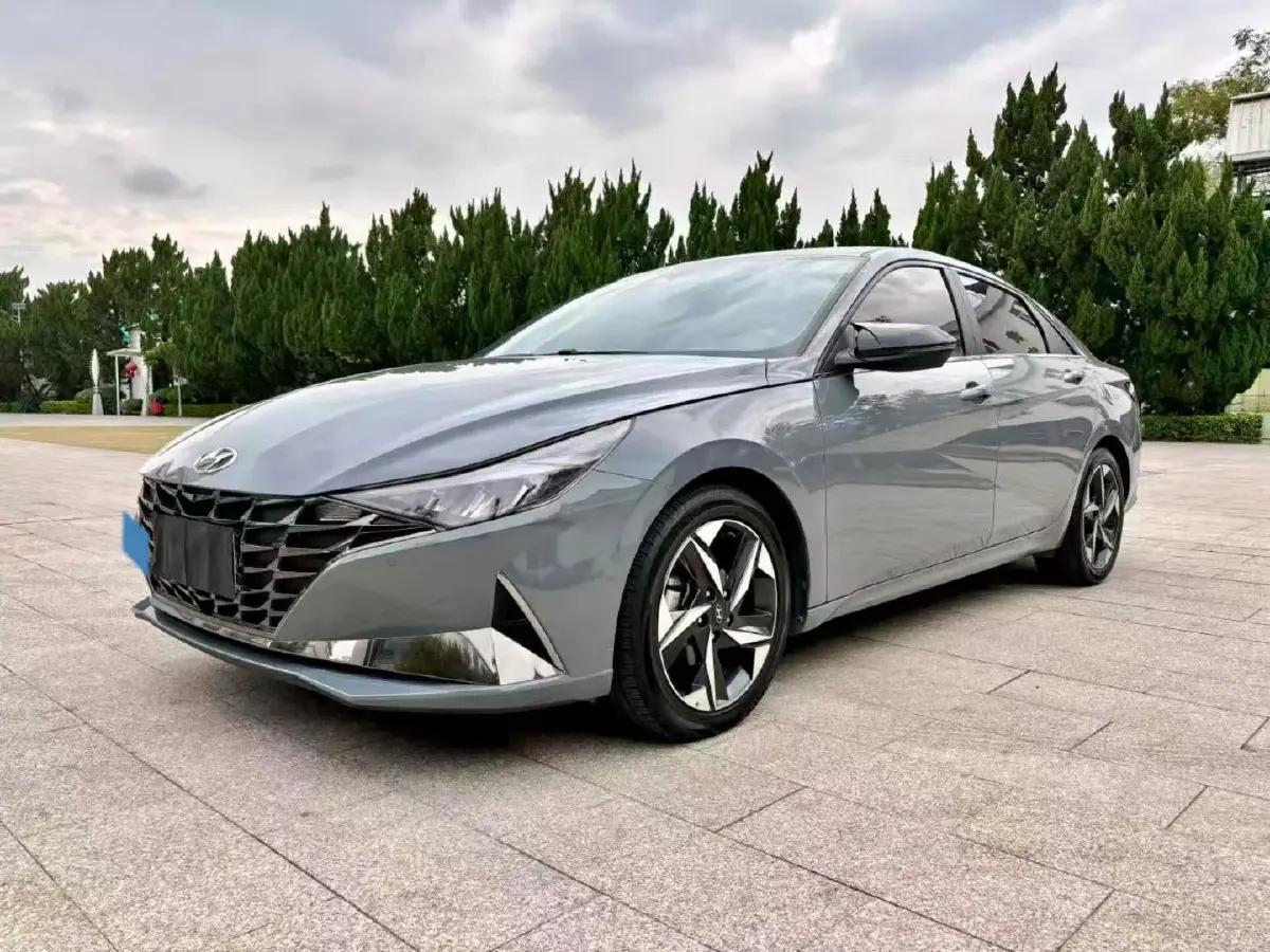 2022 Hyundai Elantra 1.5L 115HP L4 CVT