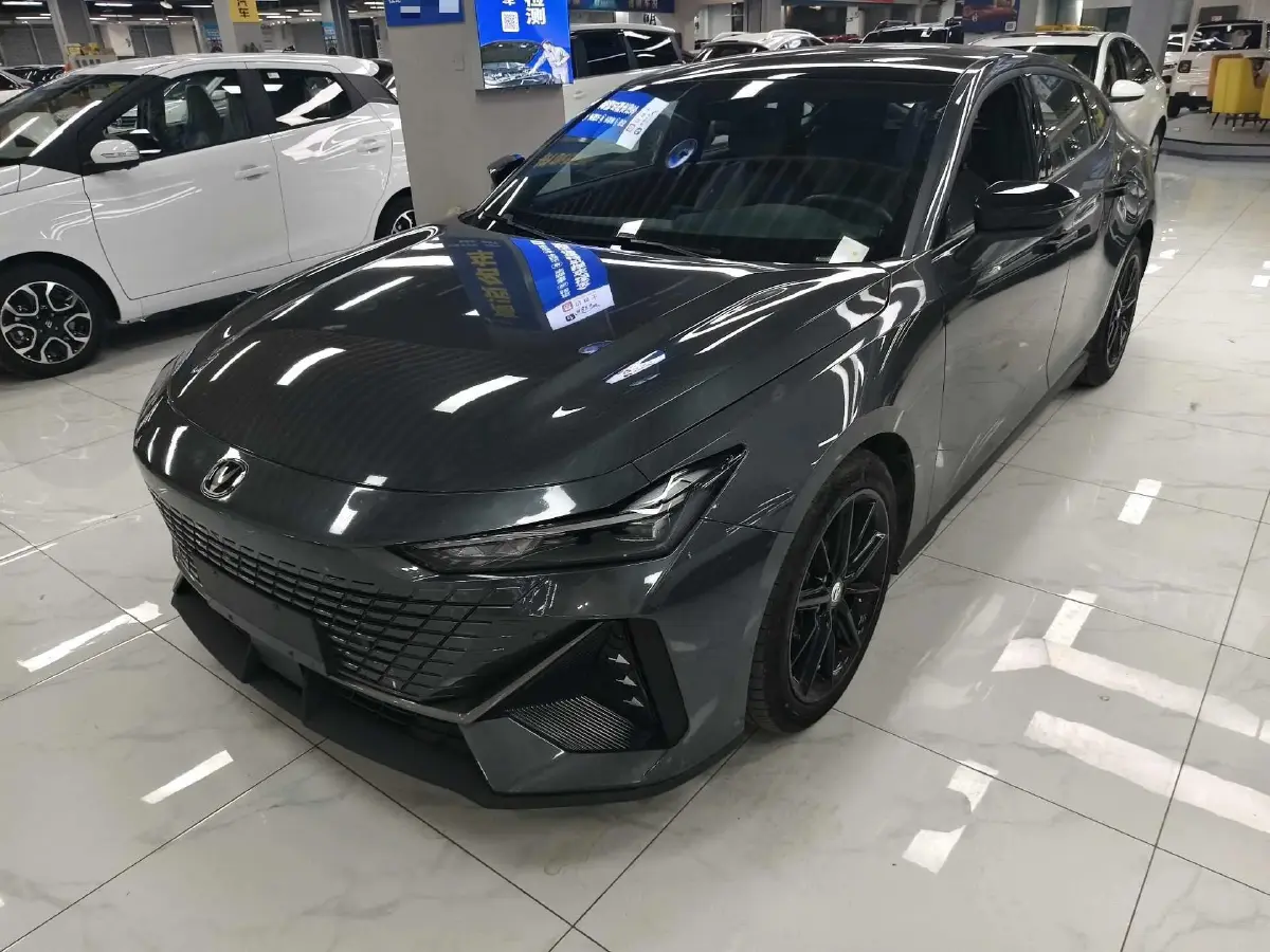 2022 ChangAn UNI-V 1.5T 188HP L4 7DCT