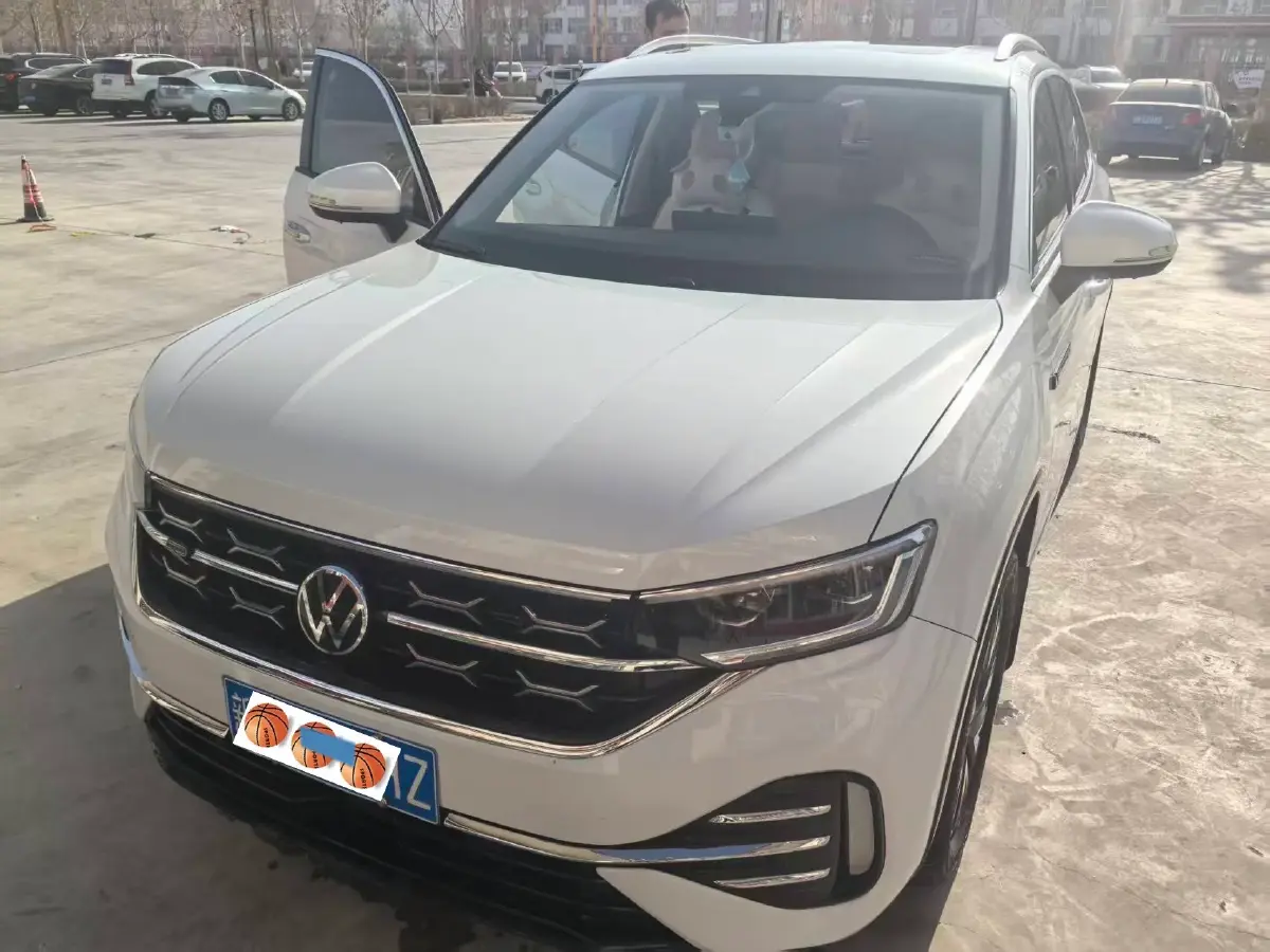 2023 Volkswagen Tayron 2.0T 186HP L4 7DCT