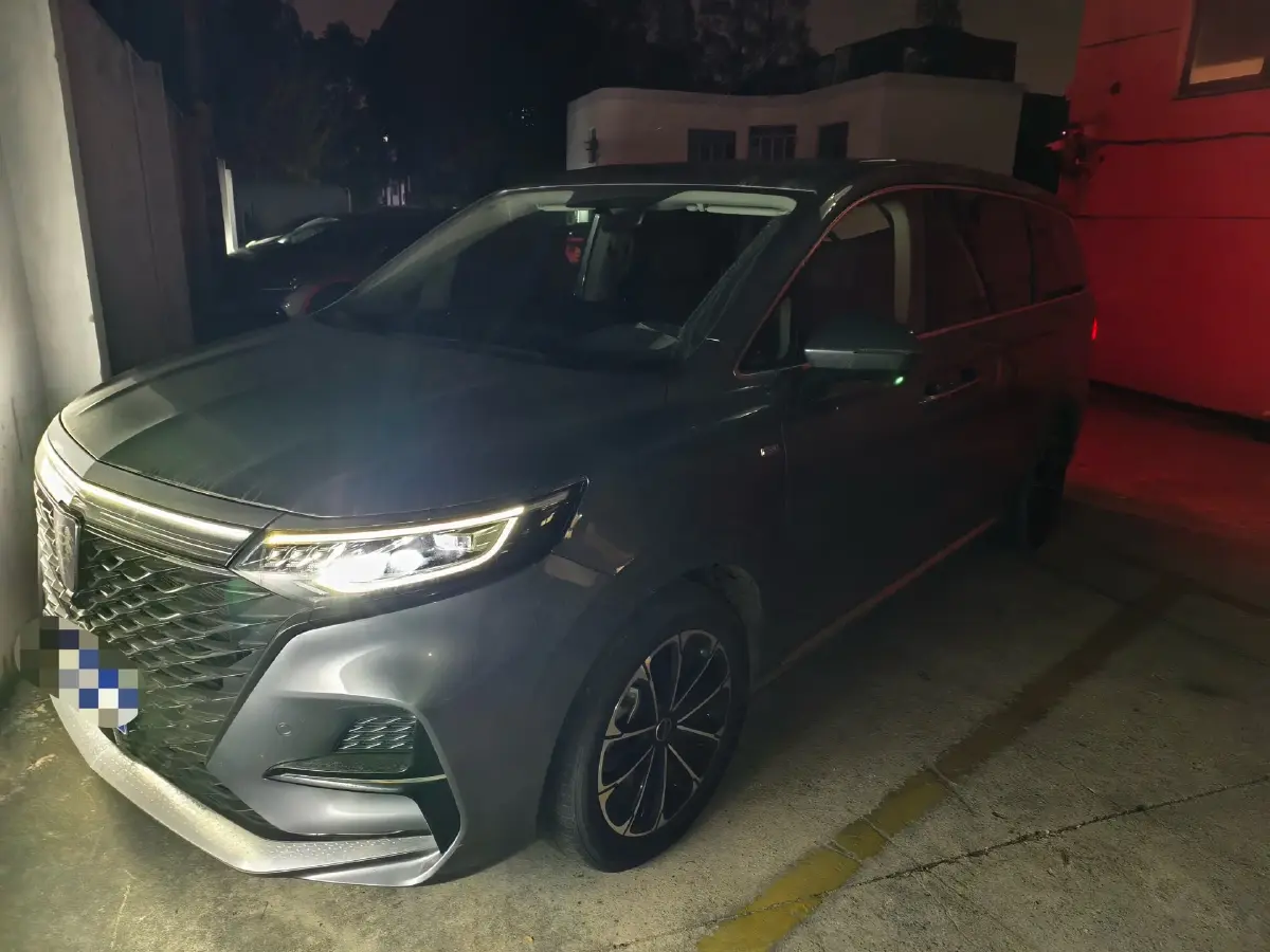 2022 Roewe iMAX8 2.0T 234HP L4 8AT