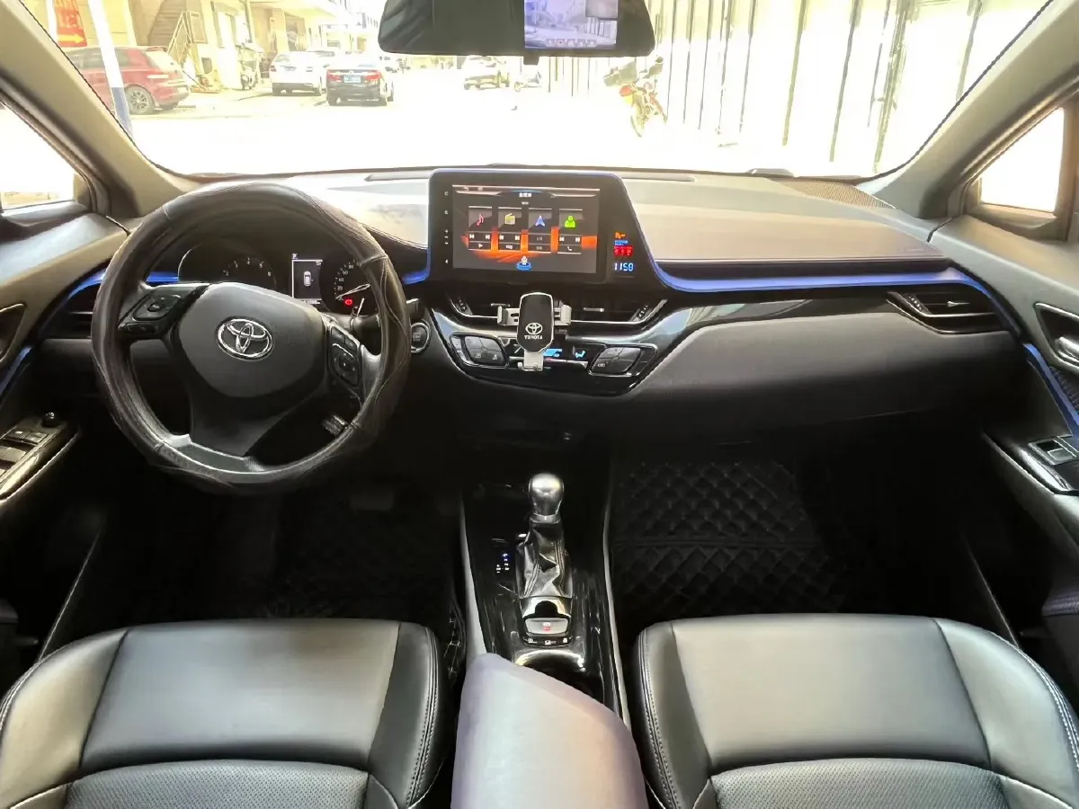 2020 Toyota C-HR 2.0L 171HP L4 CVT,autocango,china used car exporter,china ev exporter,chinese used car exporter,chinese used ev exporter