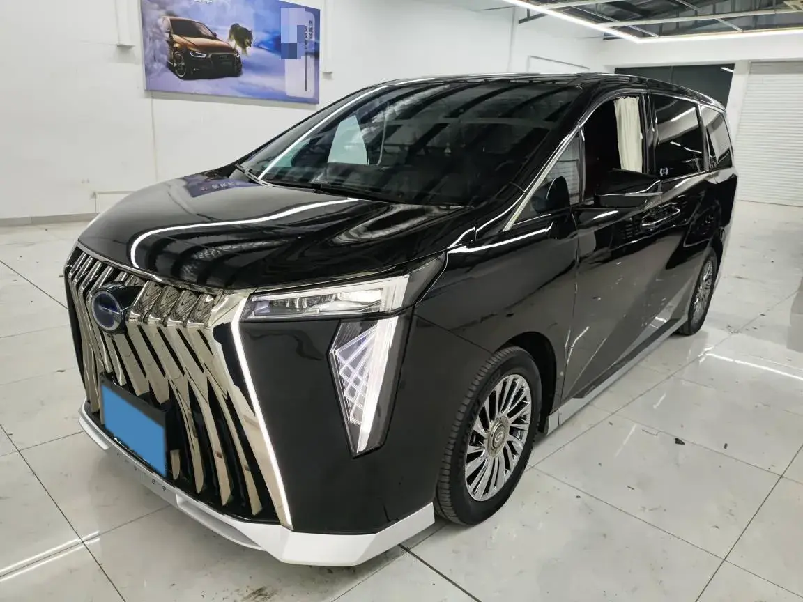 2023 GAC Trumpchi M8 2.0T 190HP L4 E-CVT Hybrid