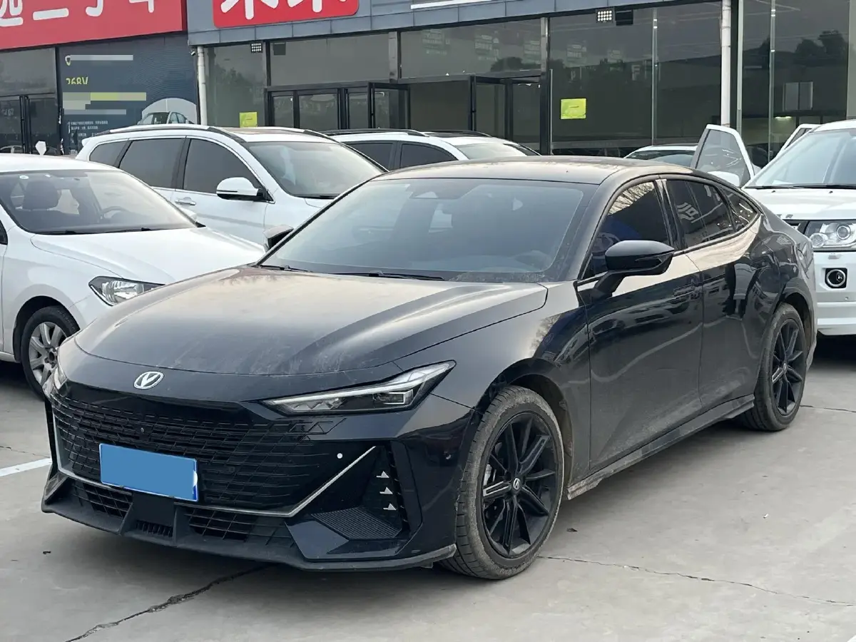 2022 ChangAn UNI-V 1.5T 188HP L4 7DCT