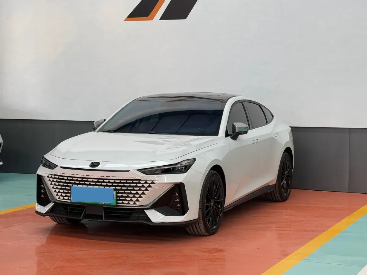 2023 ChangAn UNI-V iDD 1.5T 170HP L4 6TCT PHEV 18.4KWH