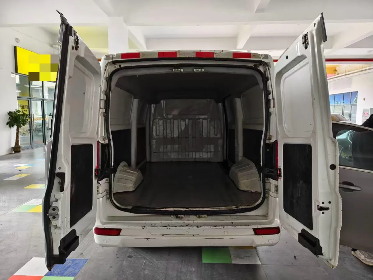 2020 MAXUS XinTu EV90 BEV 72KWH,autocango,china used car exporter,china ev exporter,chinese used car exporter,chinese used ev exporter