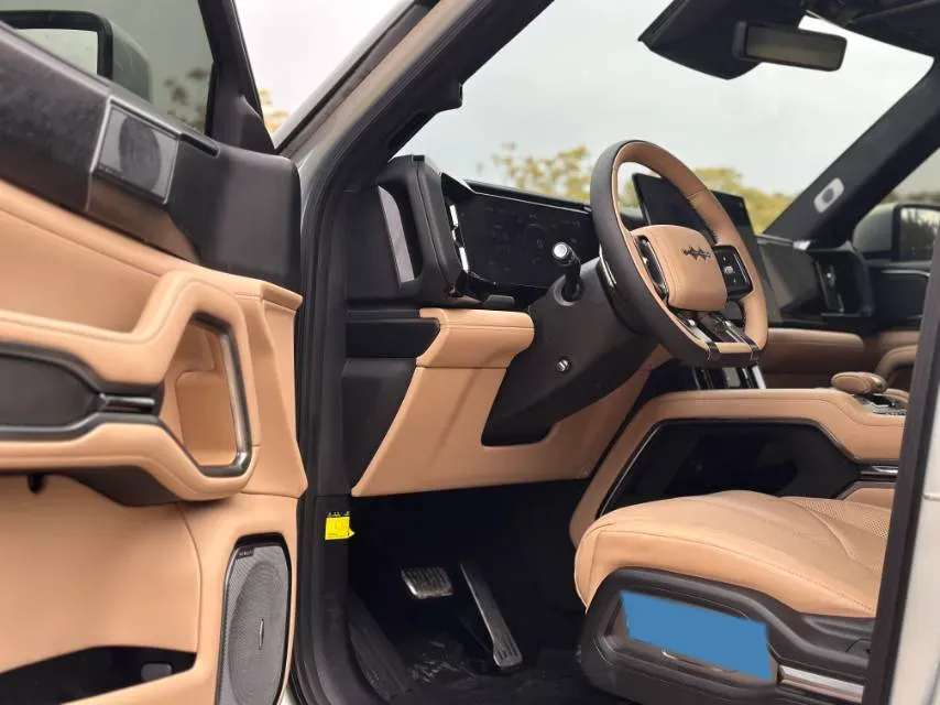 2025 FangChengBao Bao 8 2.0T 245HP L4 E-CVT PHEV 36.8KWH,autocango,china used car exporter,china ev exporter,chinese used car exporter,chinese used ev exporter