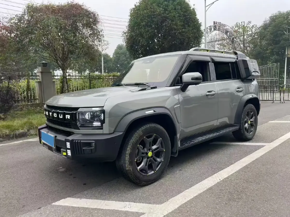 2025 Jetour Traveller 2.0T 254HP L4 7DCT