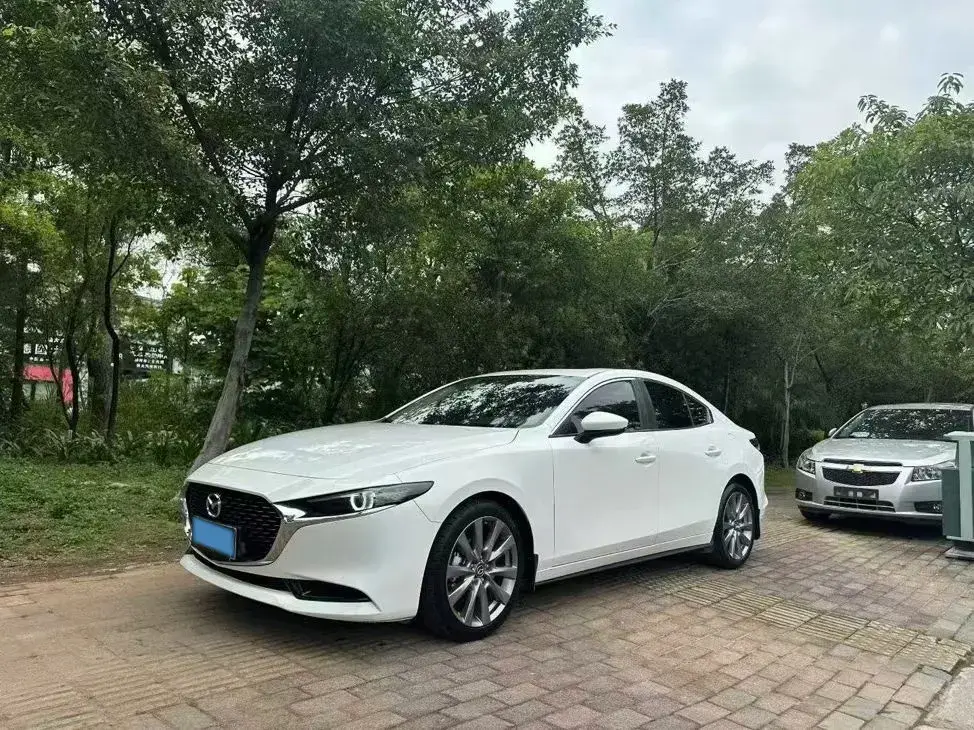 2022 Mazda 3 Axela 2.0L 158HP L4 6AT