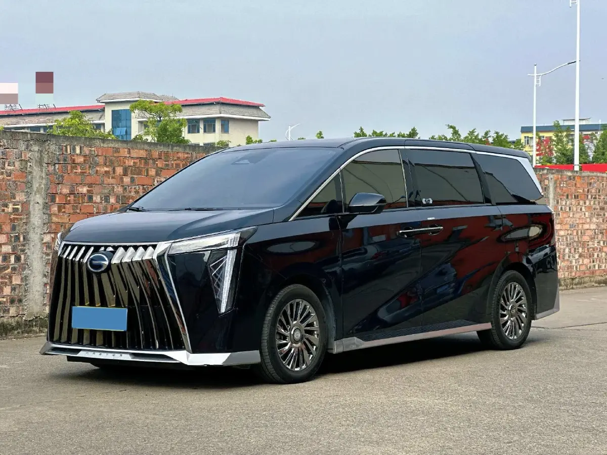 2023 GAC Trumpchi M8 2.0T 190HP L4 E-CVT Hybrid