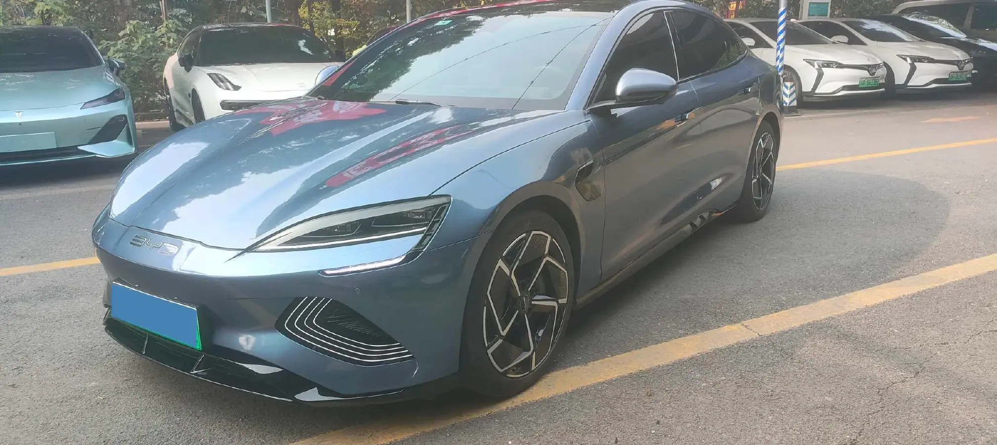 2022 AITO AITO M5 Range Extended 125HP REEV 40KWH