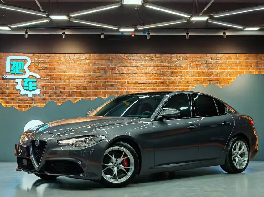 2020 Alfa Romeo Giulia 2.0T 280HP L4 8AT