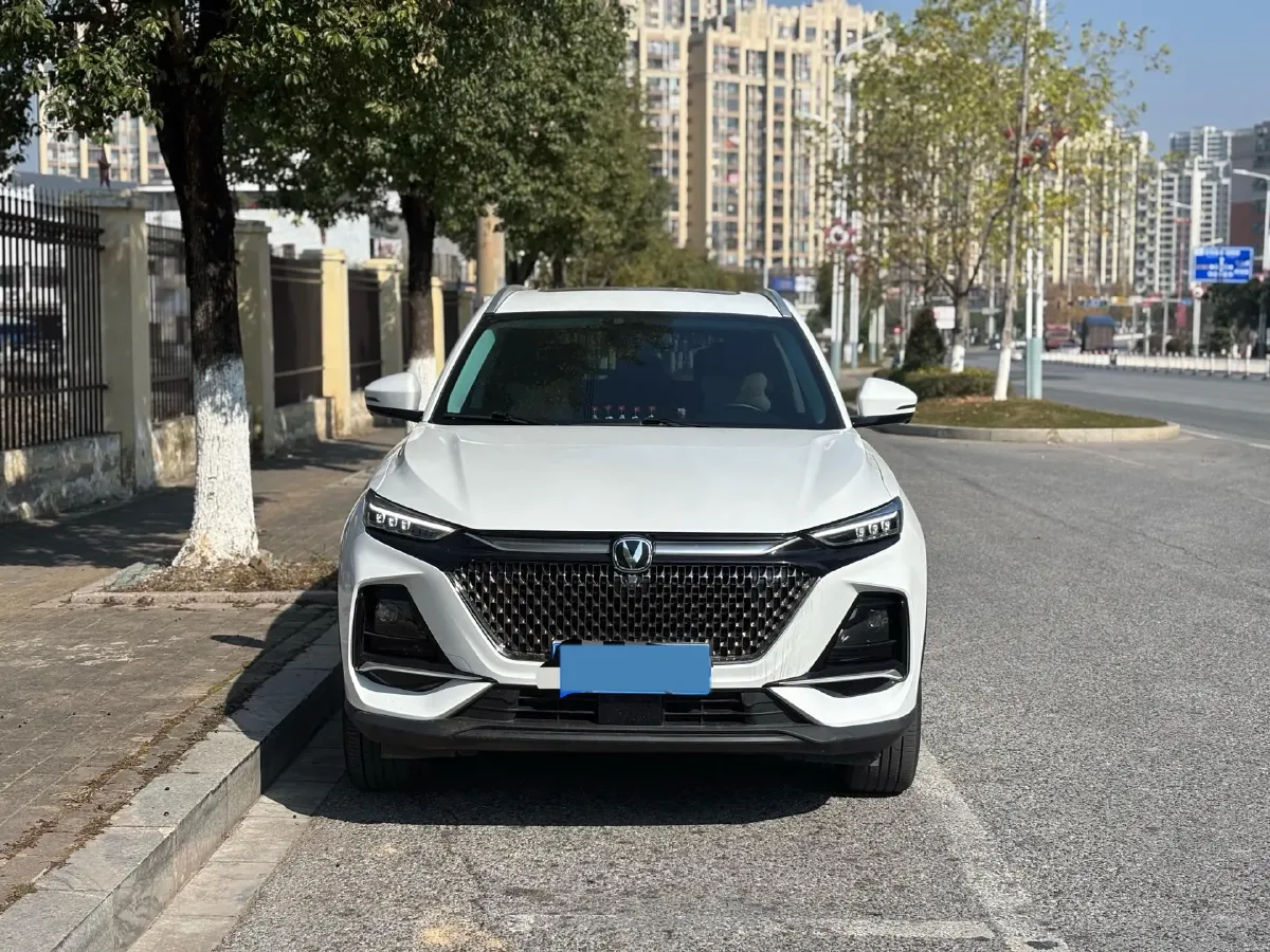 2024 ChangAn X7 PLUS 1.5T 188HP L4 7DCT,autocango,china used car exporter,china ev exporter,chinese used car exporter,chinese used ev exporter