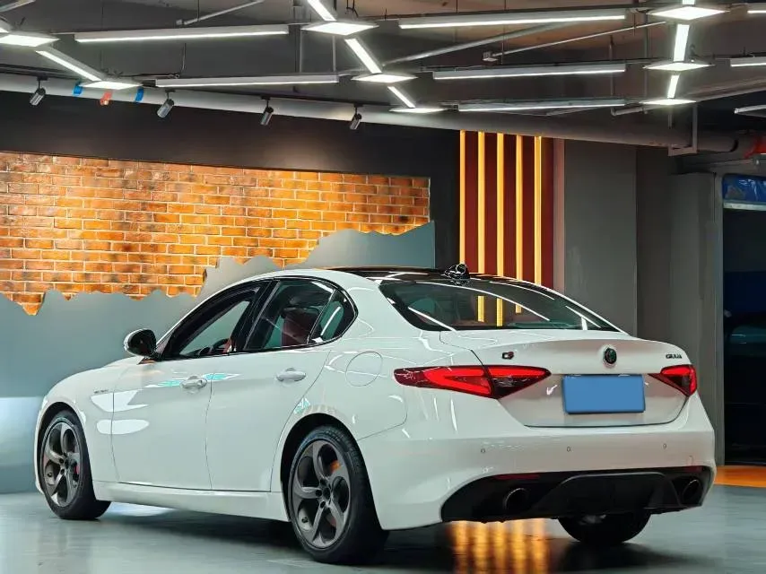 2017 Infiniti Q50 3.5L 320HP V6 7AT Hybrid,autocango,china used car exporter,china ev exporter,chinese used car exporter,chinese used ev exporter