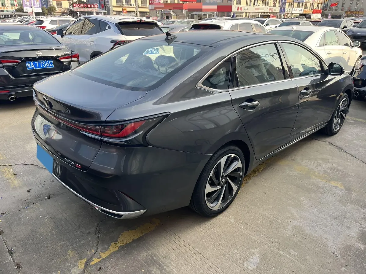 2023 ChangAn Raeton Plus 1.5T 188HP L4 7DCT,autocango,china used car exporter,china ev exporter,chinese used car exporter,chinese used ev exporter