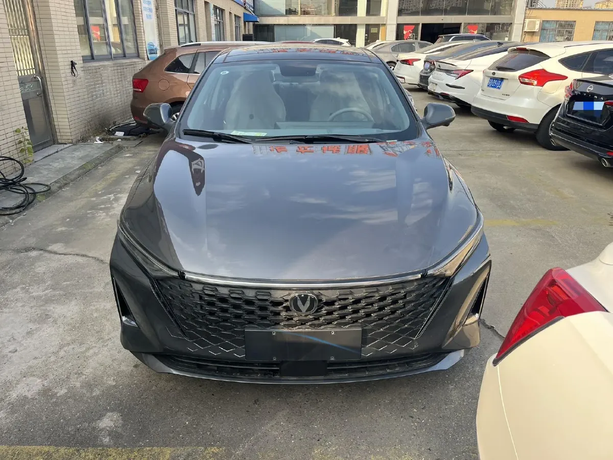 2023 ChangAn Raeton Plus 1.5T 188HP L4 7DCT,autocango,china used car exporter,china ev exporter,chinese used car exporter,chinese used ev exporter