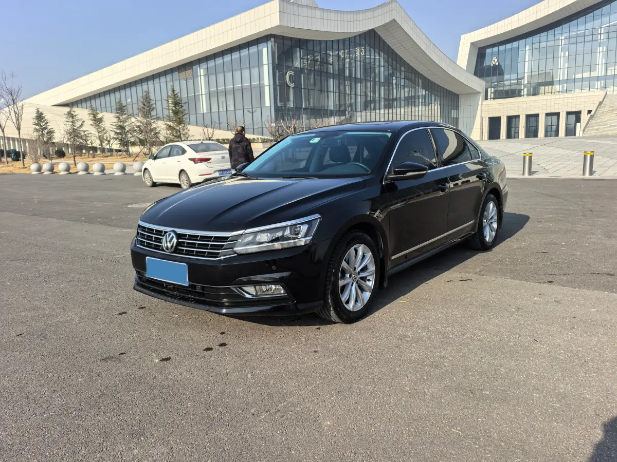 2017 Volkswagen Passat 1.8T 180HP L4 7DCT