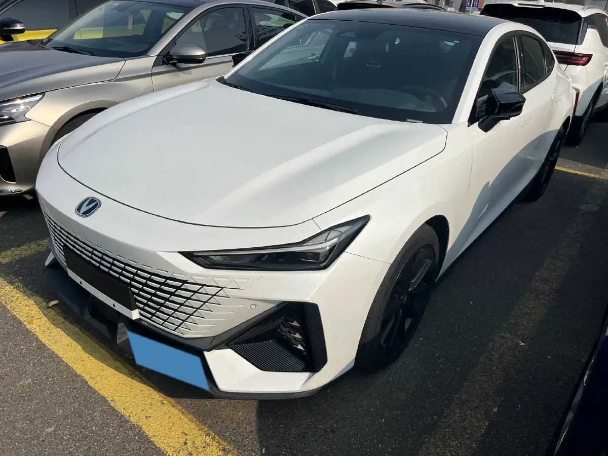 2024 ChangAn UNI-V 1.5T 188HP L4 7DCT
