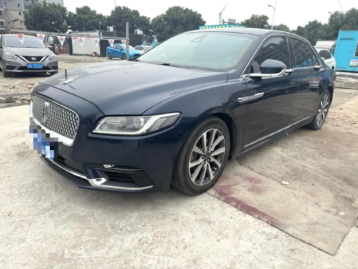 2017 Lincoln Continental 2.0T 261HP L4 6AT