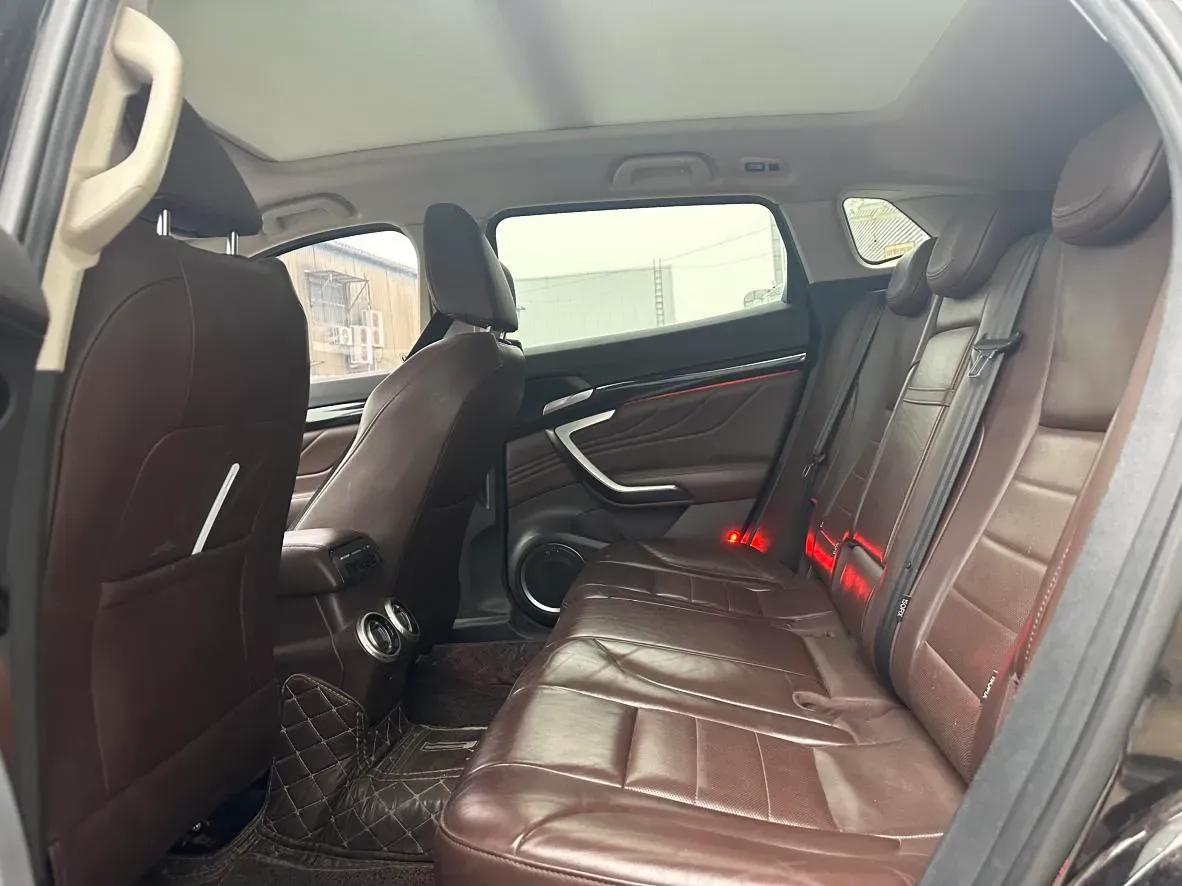 2017 WEY VV7 2.0T 234HP L4 7DCT,autocango,china used car exporter,china ev exporter,chinese used car exporter,chinese used ev exporter