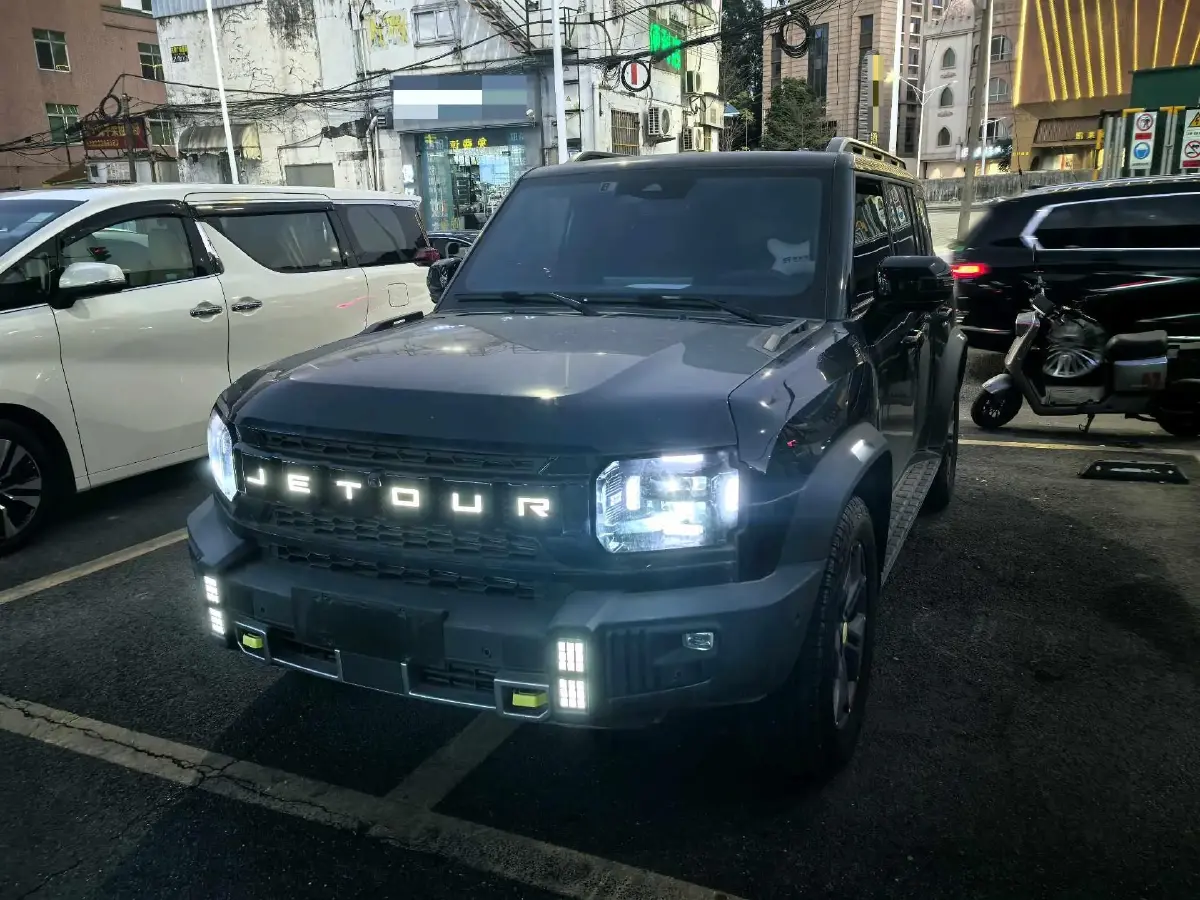 2023 Jetour Traveller 2.0T 254HP L4 7DCT