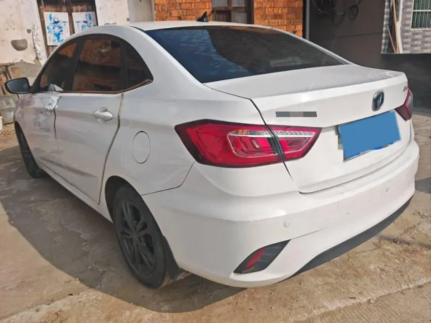 2019 ChangAn Eado DT 1.6L 125HP L4 5MT,autocango,china used car exporter,china ev exporter,chinese used car exporter,chinese used ev exporter