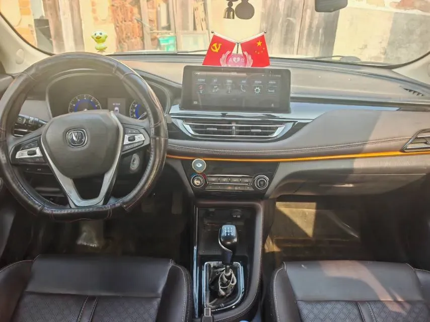 2019 ChangAn Eado DT 1.6L 125HP L4 5MT,autocango,china used car exporter,china ev exporter,chinese used car exporter,chinese used ev exporter