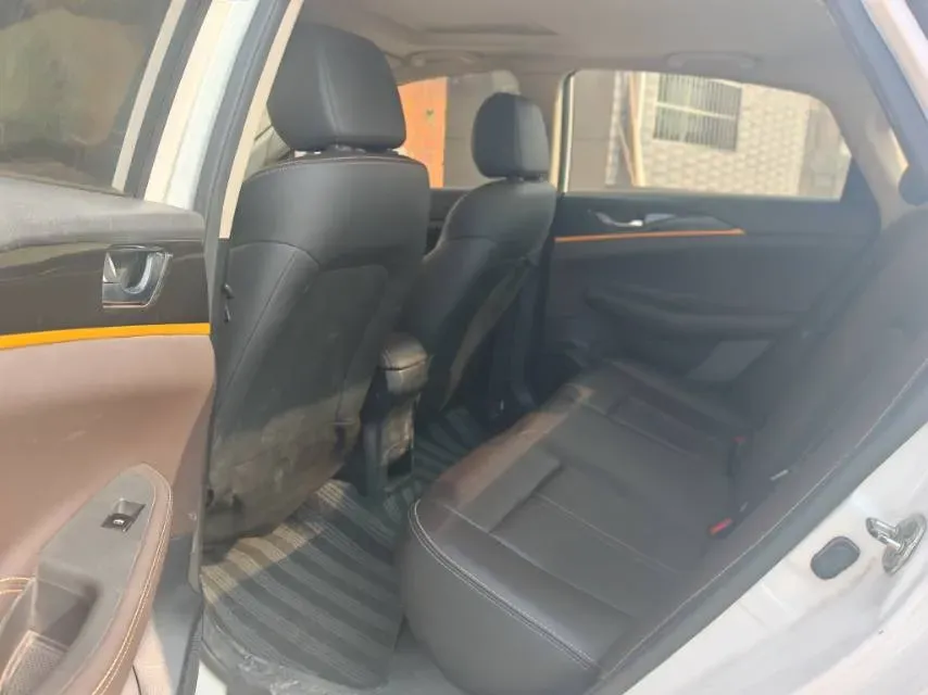 2019 ChangAn Eado DT 1.6L 125HP L4 5MT,autocango,china used car exporter,china ev exporter,chinese used car exporter,chinese used ev exporter