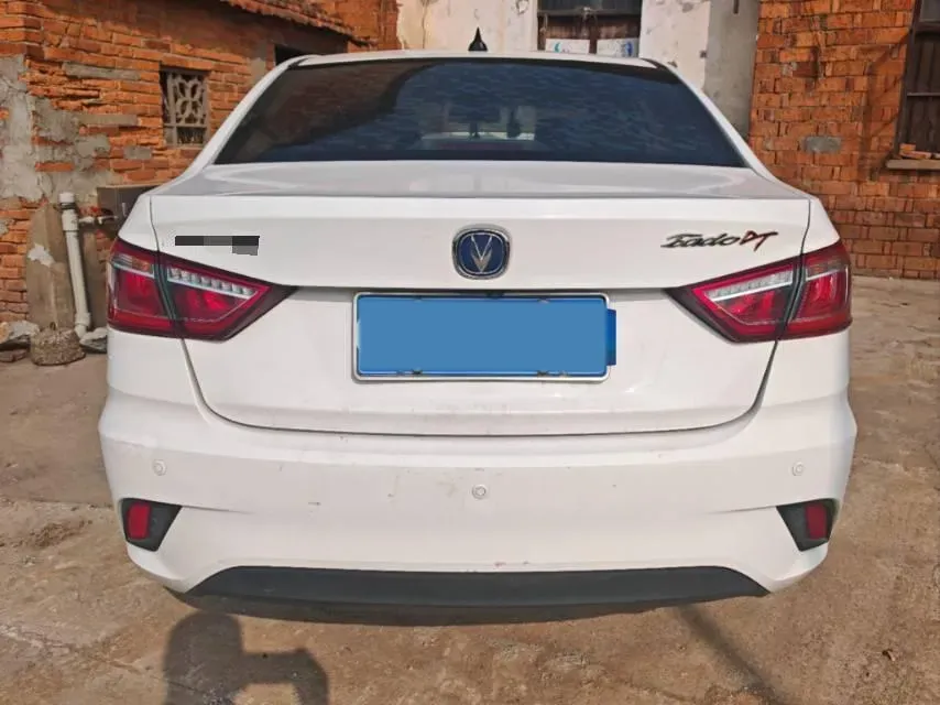 2019 ChangAn Eado DT 1.6L 125HP L4 5MT,autocango,china used car exporter,china ev exporter,chinese used car exporter,chinese used ev exporter