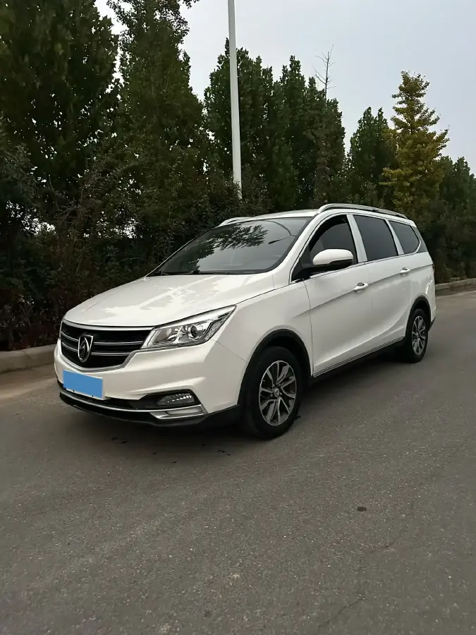 2019 BaoJun 730 1.5L 105HP L4 6MT