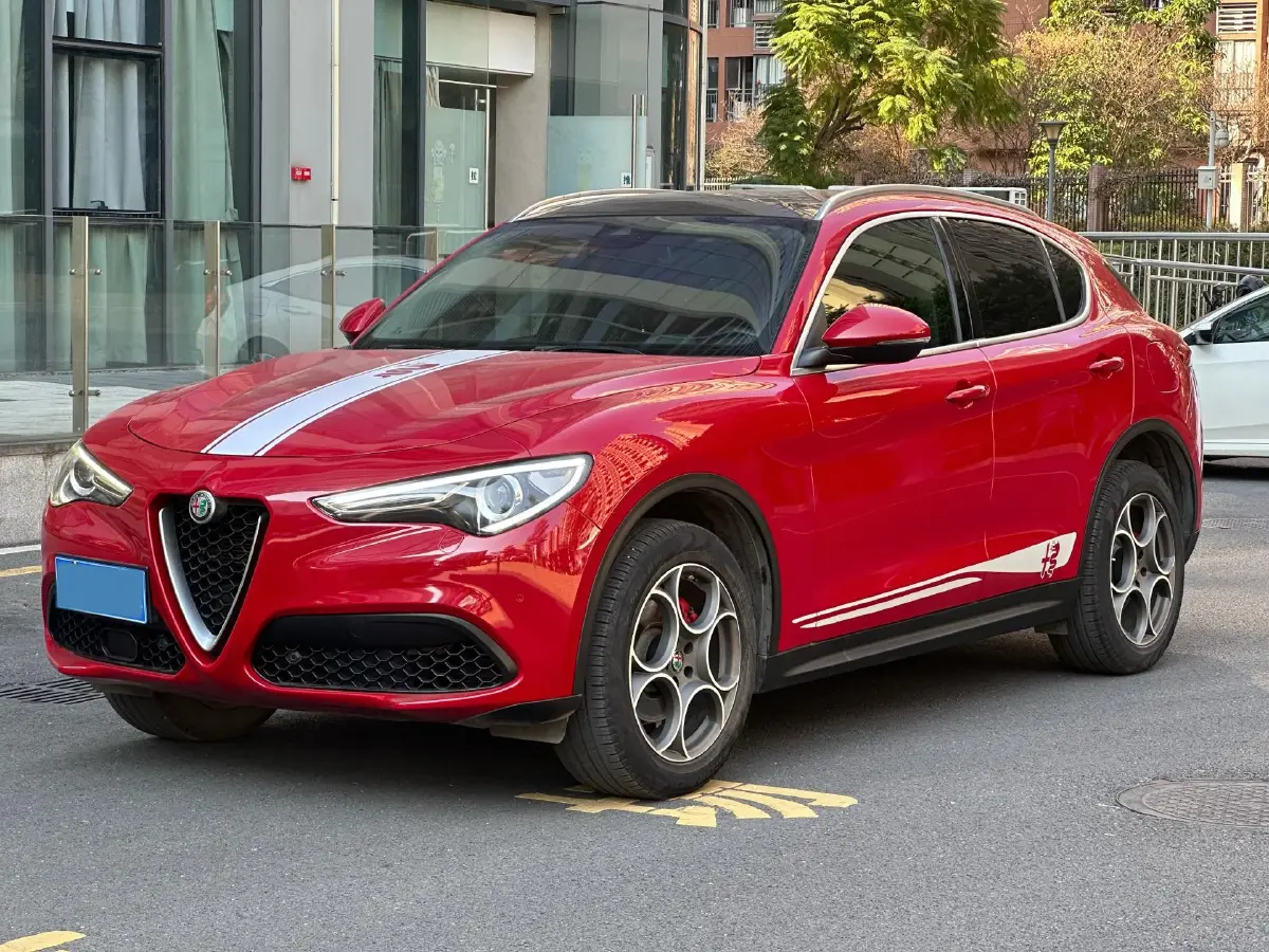 2020 Alfa Romeo Stelvio 2.0T 280HP L4 8AT