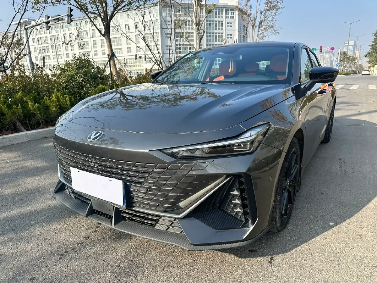 2022 ChangAn UNI-V 1.5T 188HP L4 7DCT