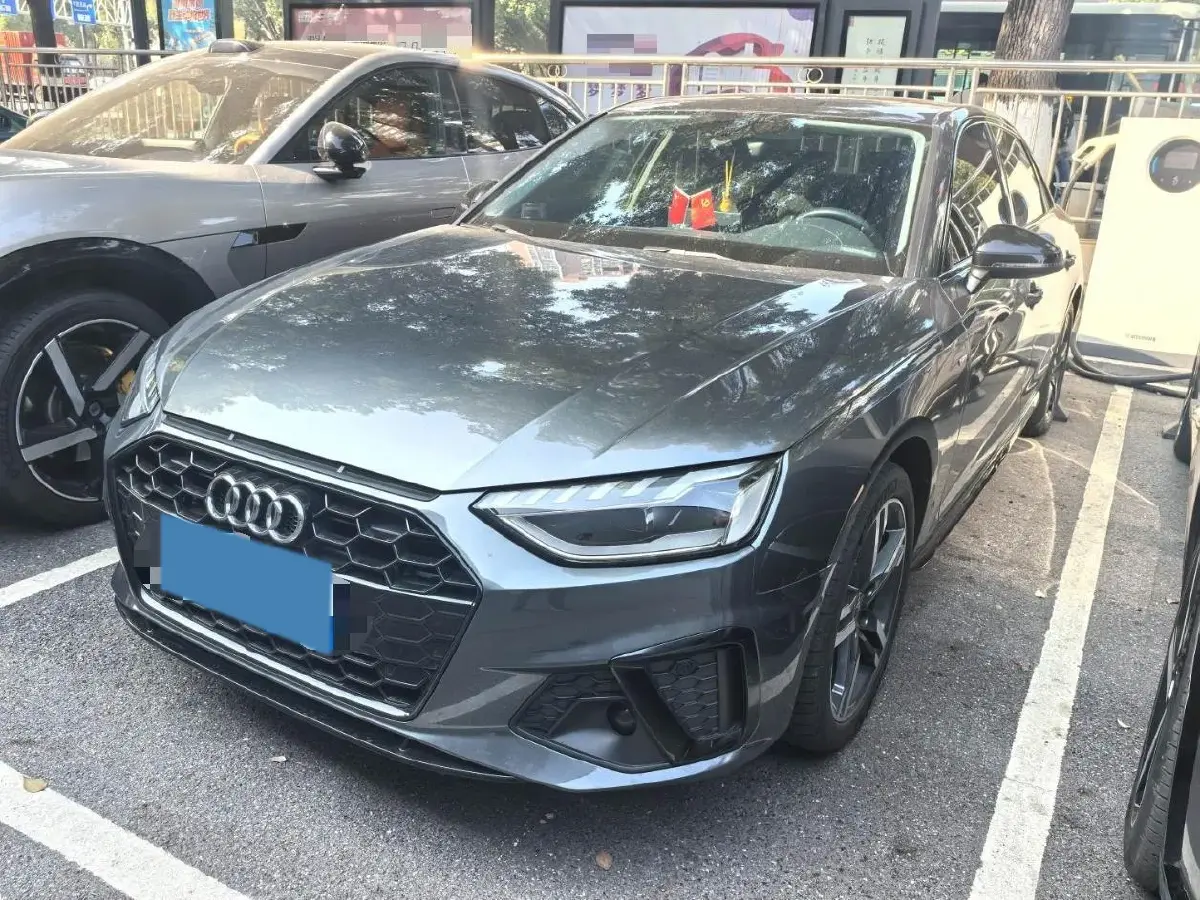 2022 Audi A4L 2.0T 190HP L4 7DCT