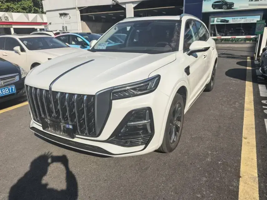 2023 HongQi HS5 2.0T 252HP L4 8AT
