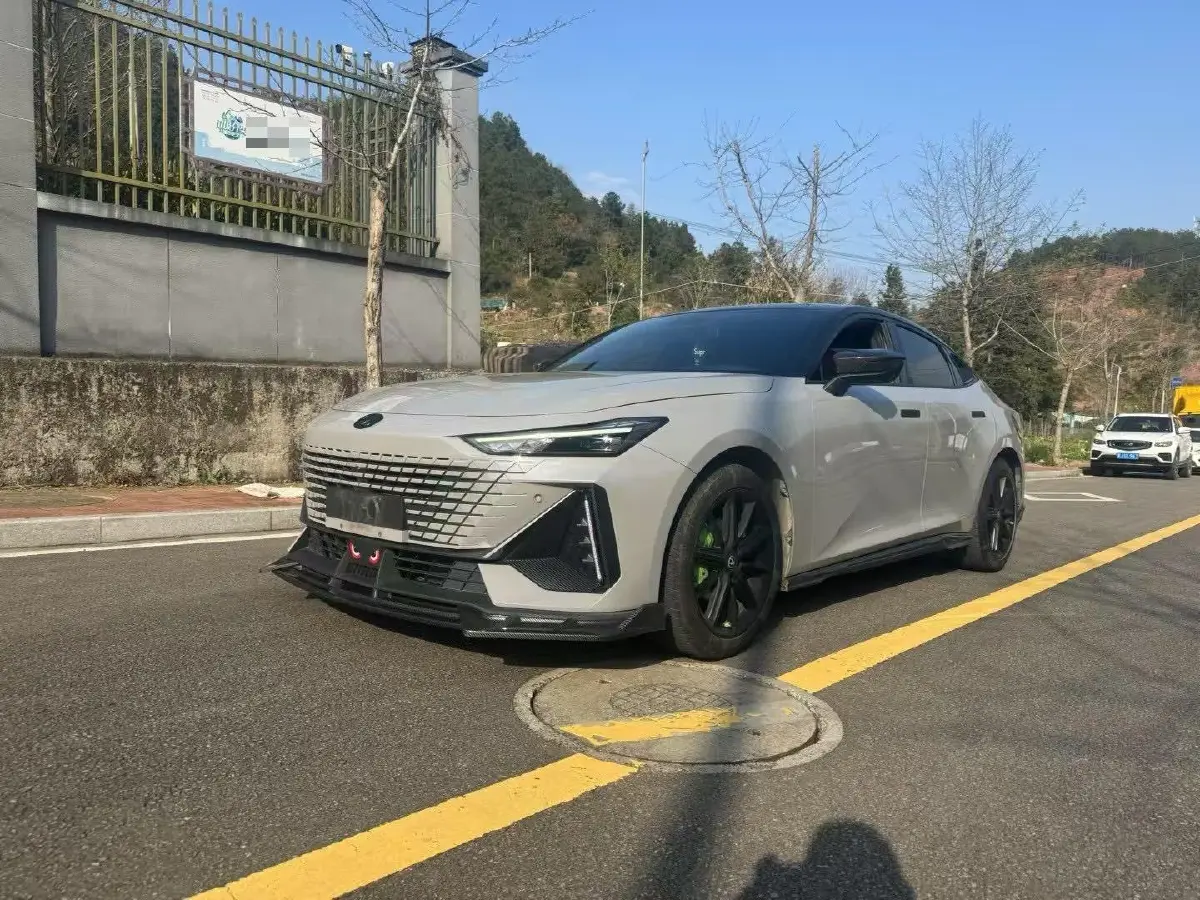 2022 ChangAn UNI-V 1.5T 188HP L4 7DCT