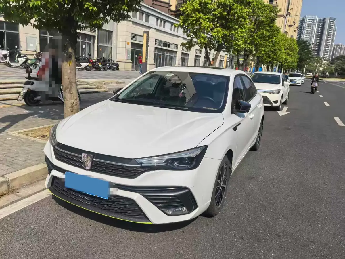 2021 Roewe i5 1.5L 120HP L4 CVT
