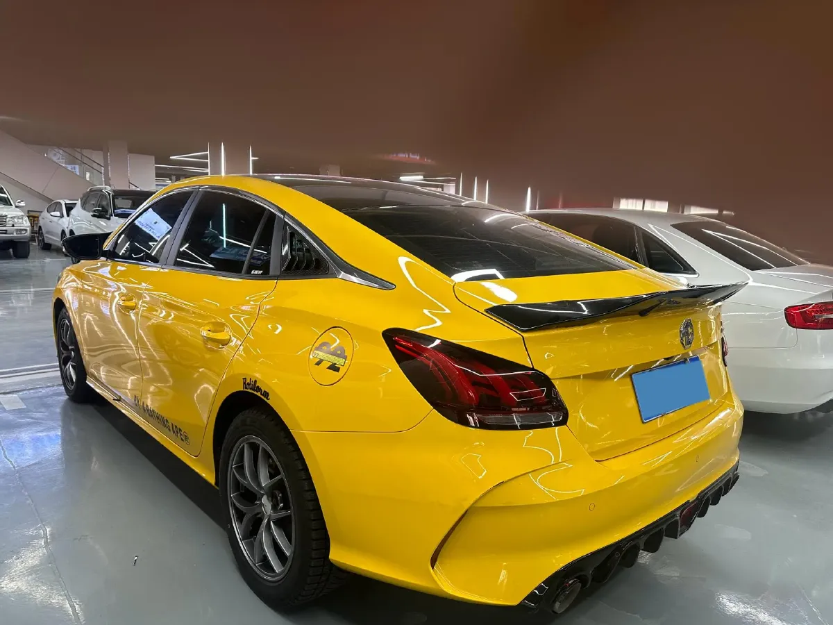 2021 MG 5 1.5L 120HP L4 5MT,autocango,china used car exporter,china ev exporter,chinese used car exporter,chinese used ev exporter