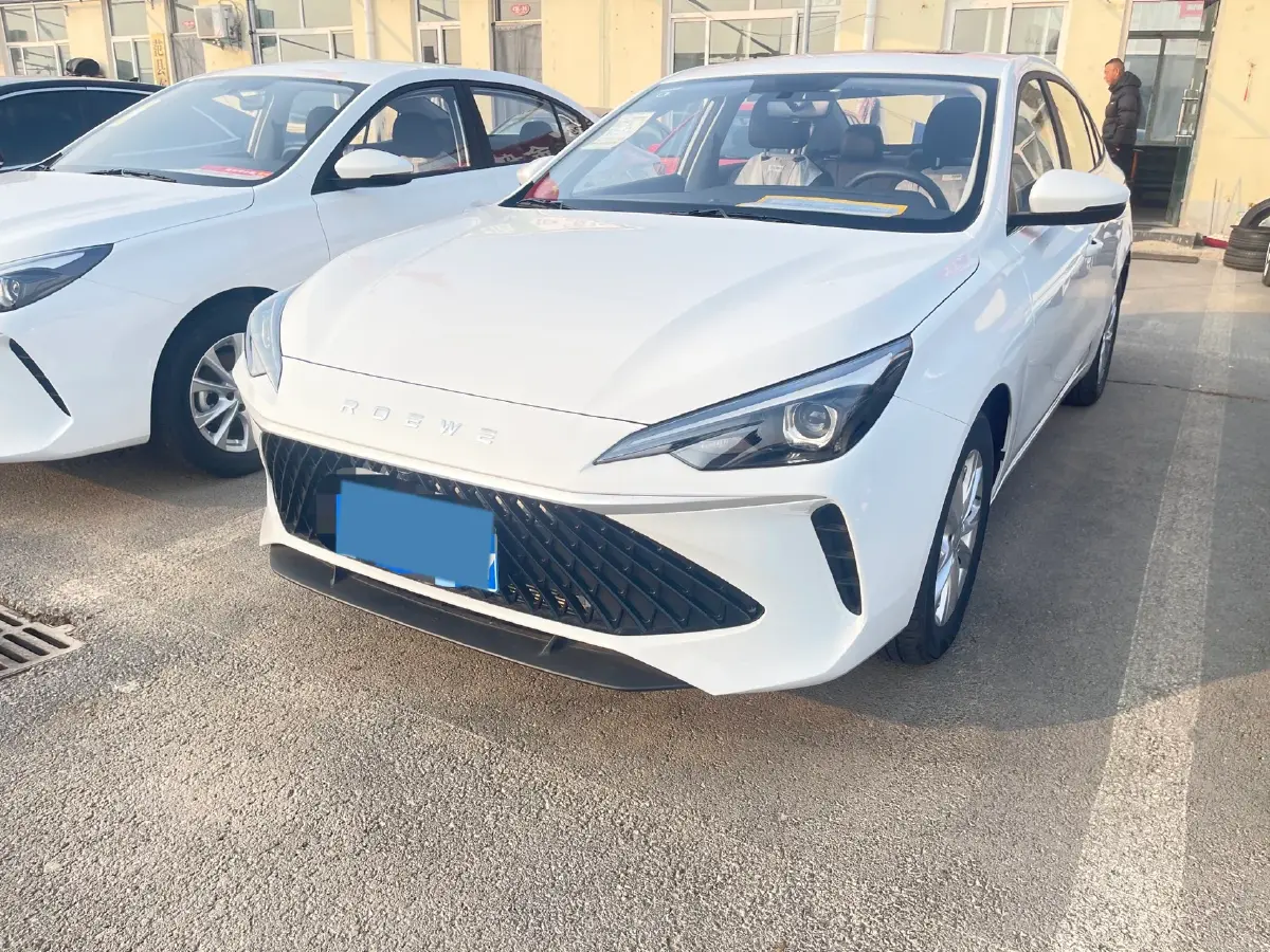 2026 Roewe i5 1.5L 129HP L4 CVT