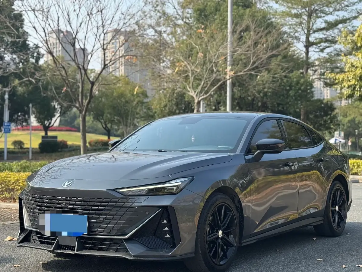 2022 ChangAn UNI-V 1.5T 188HP L4 7DCT