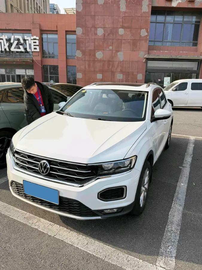2020 Volkswagen T-Roc 1.4T 150HP L4 7DCT
