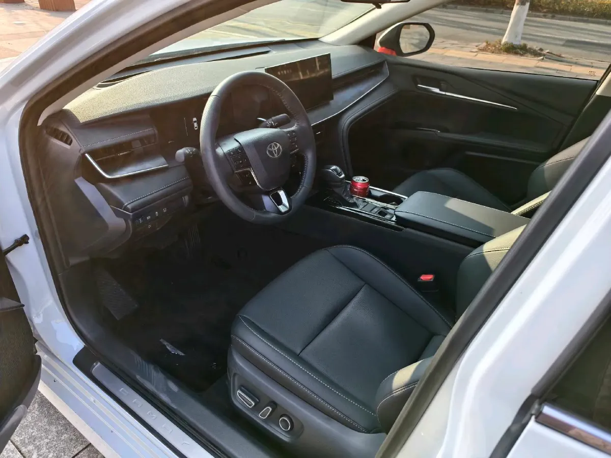 2026 Toyota Camry 2.0L 152HP L4 E-CVT Hybrid,autocango,china used car exporter,china ev exporter,chinese used car exporter,chinese used ev exporter