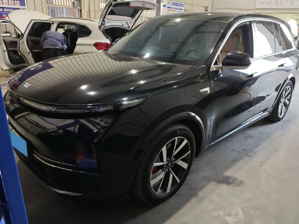 2023 Li L8 Range Extended 154HP REEV 40.9KWH