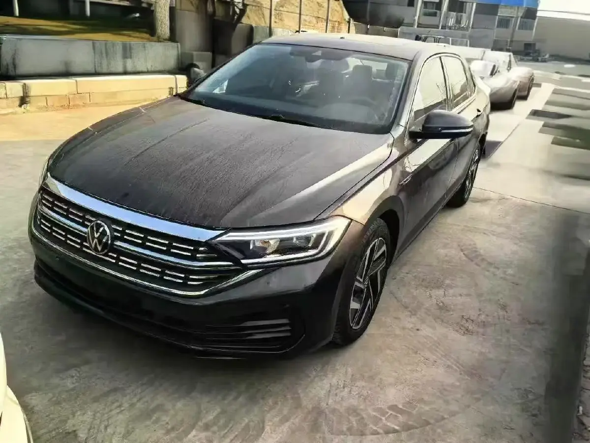 2023 Volkswagen Sagitar 1.5T 160HP L4 7DCT