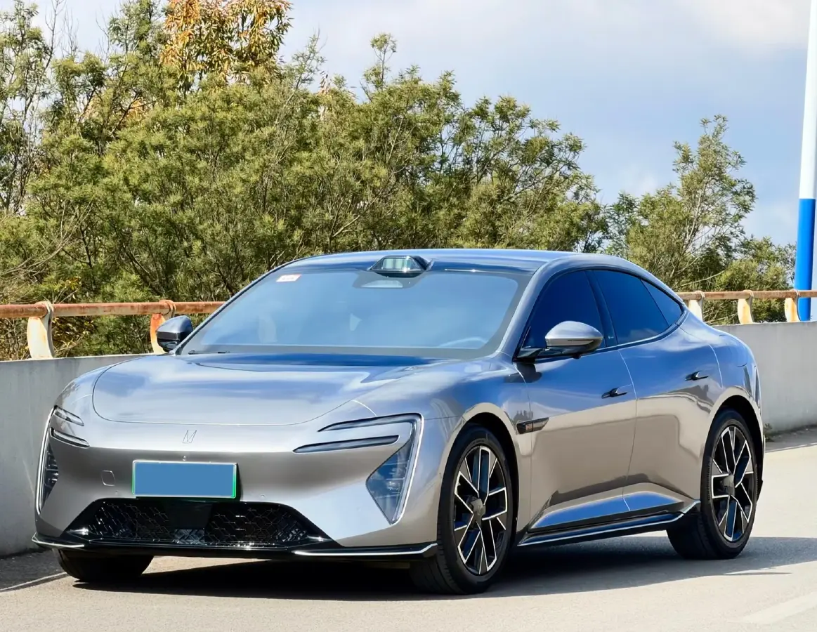 2025 Avatr 06 REEV 156HP REEV