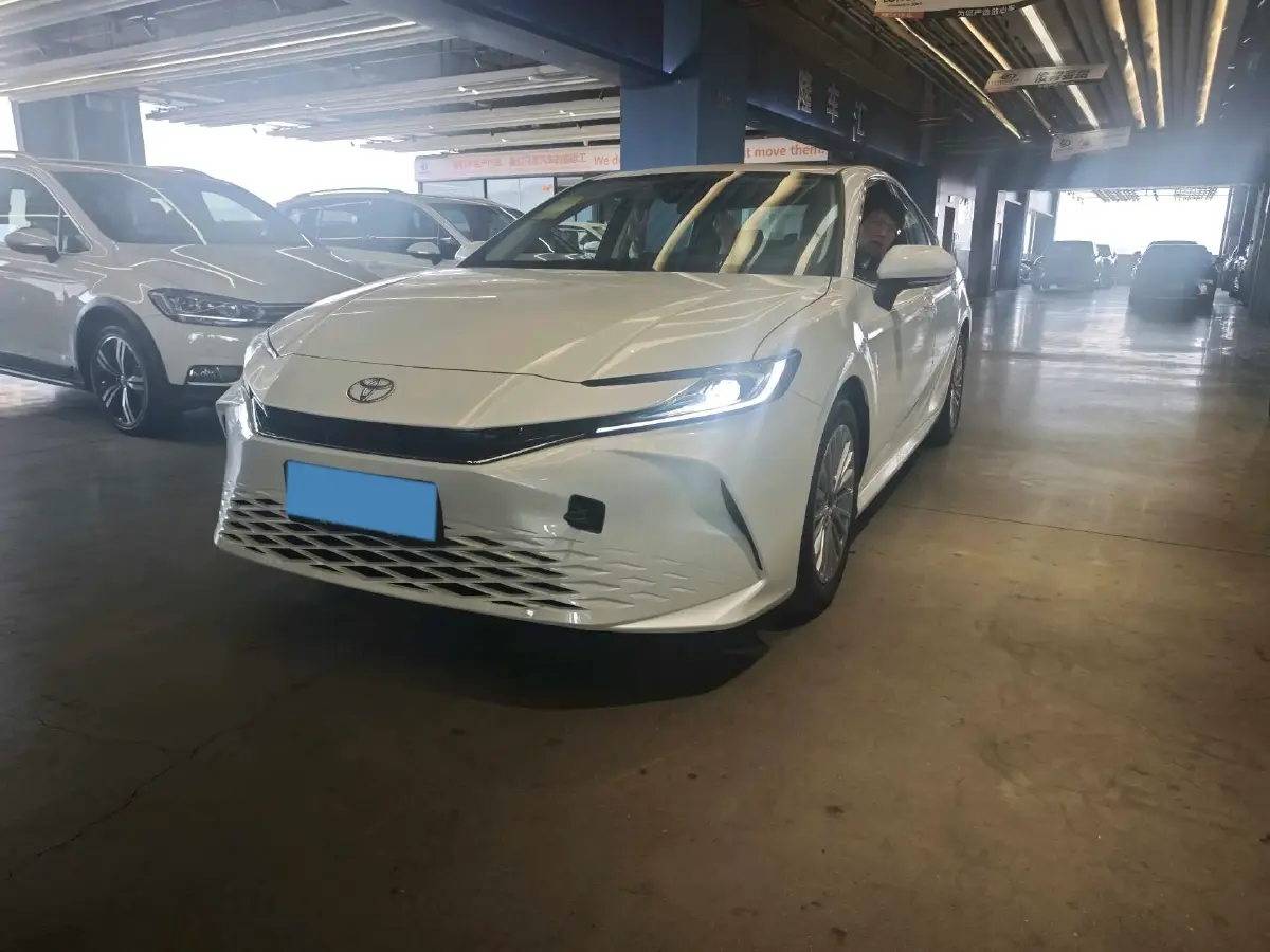 2026 Toyota Camry 2.0L 173HP L4 CVT