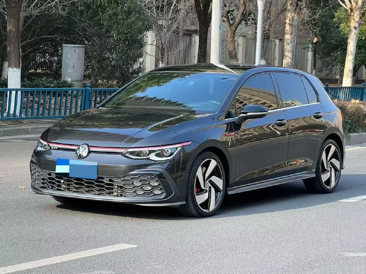 2023 Volkswagen GolfGTI 2.0T 220HP L4 7DCT